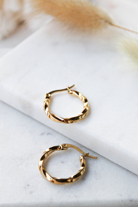 Simple hoops. Medium hoop. Waterpoof jewelry. Summer must have earrings. Allergy friendly earrings.